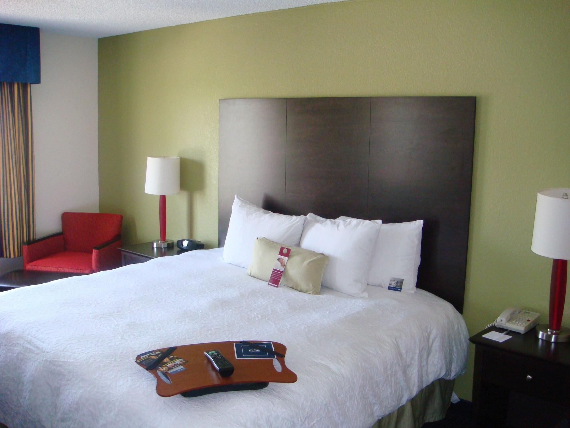 Hampton & Anaheim Hotel
