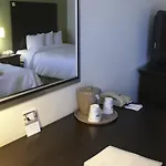 Hampton & Anaheim Hotel