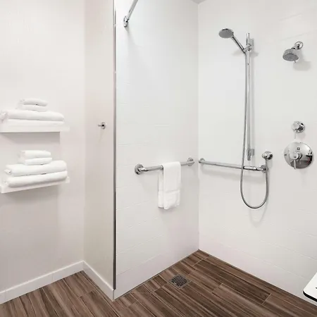 Hotel Hampton & Anaheim Garden Grove