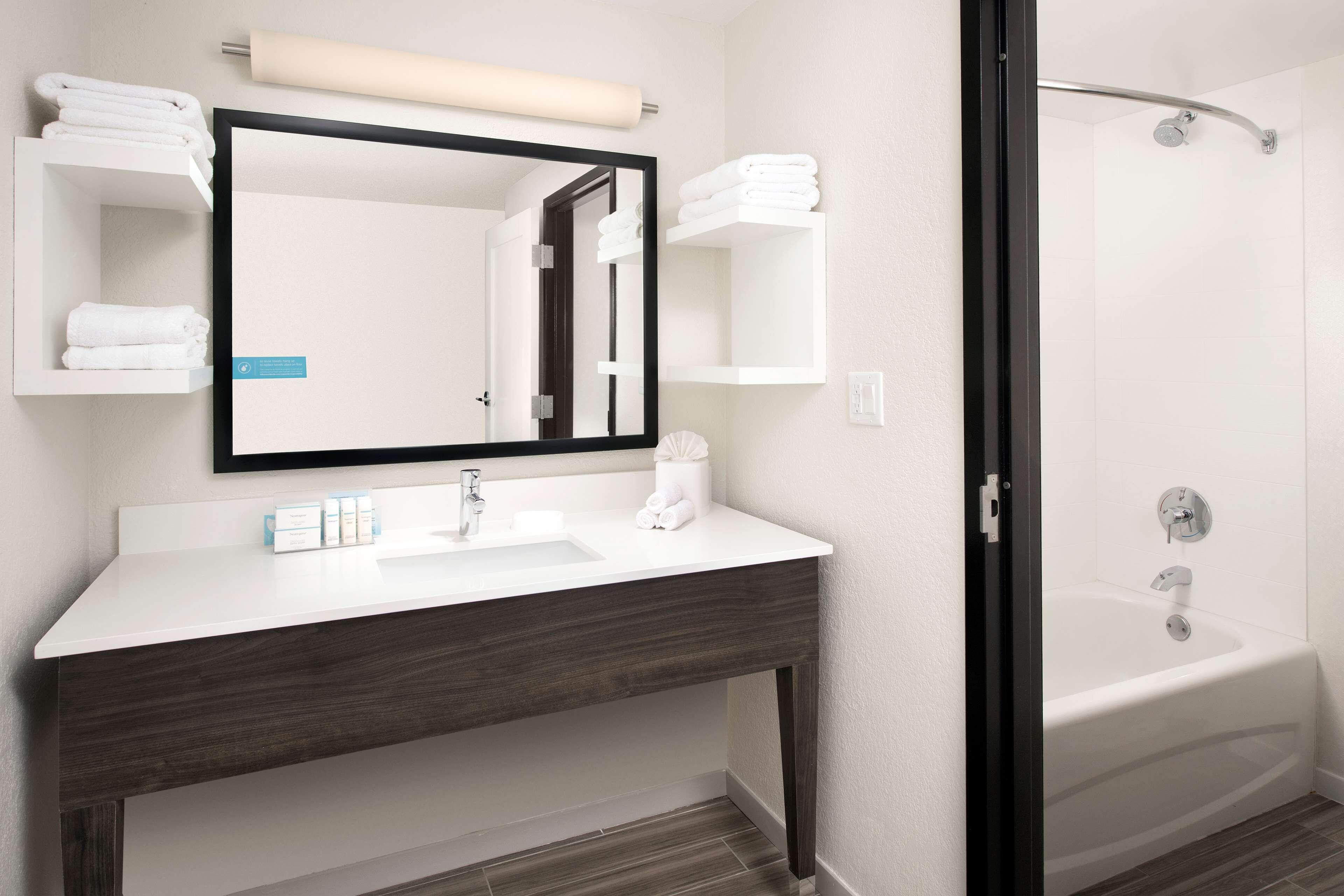 Hampton & Anaheim 3* Garden Grove