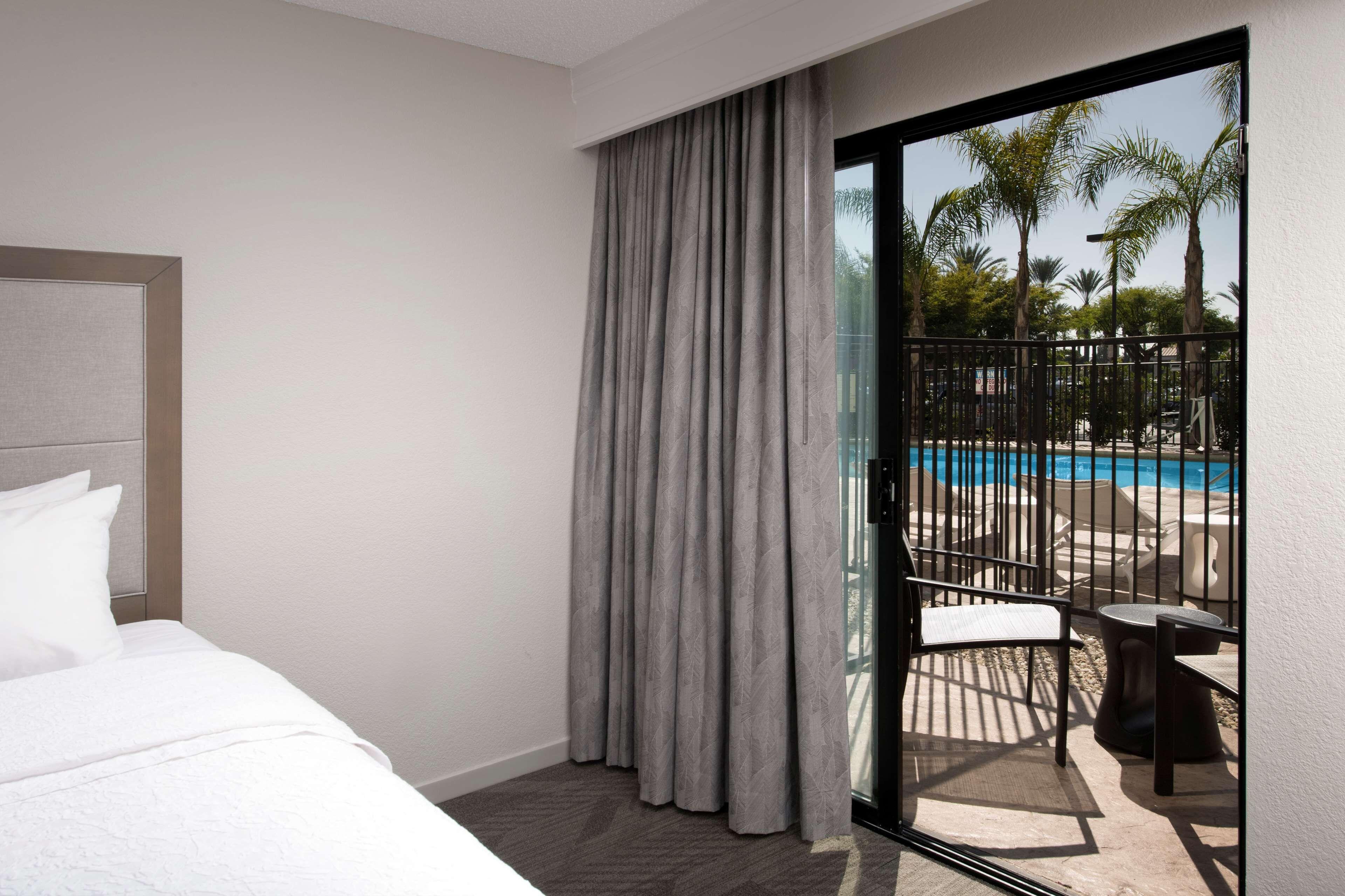 Hampton & Anaheim 3*