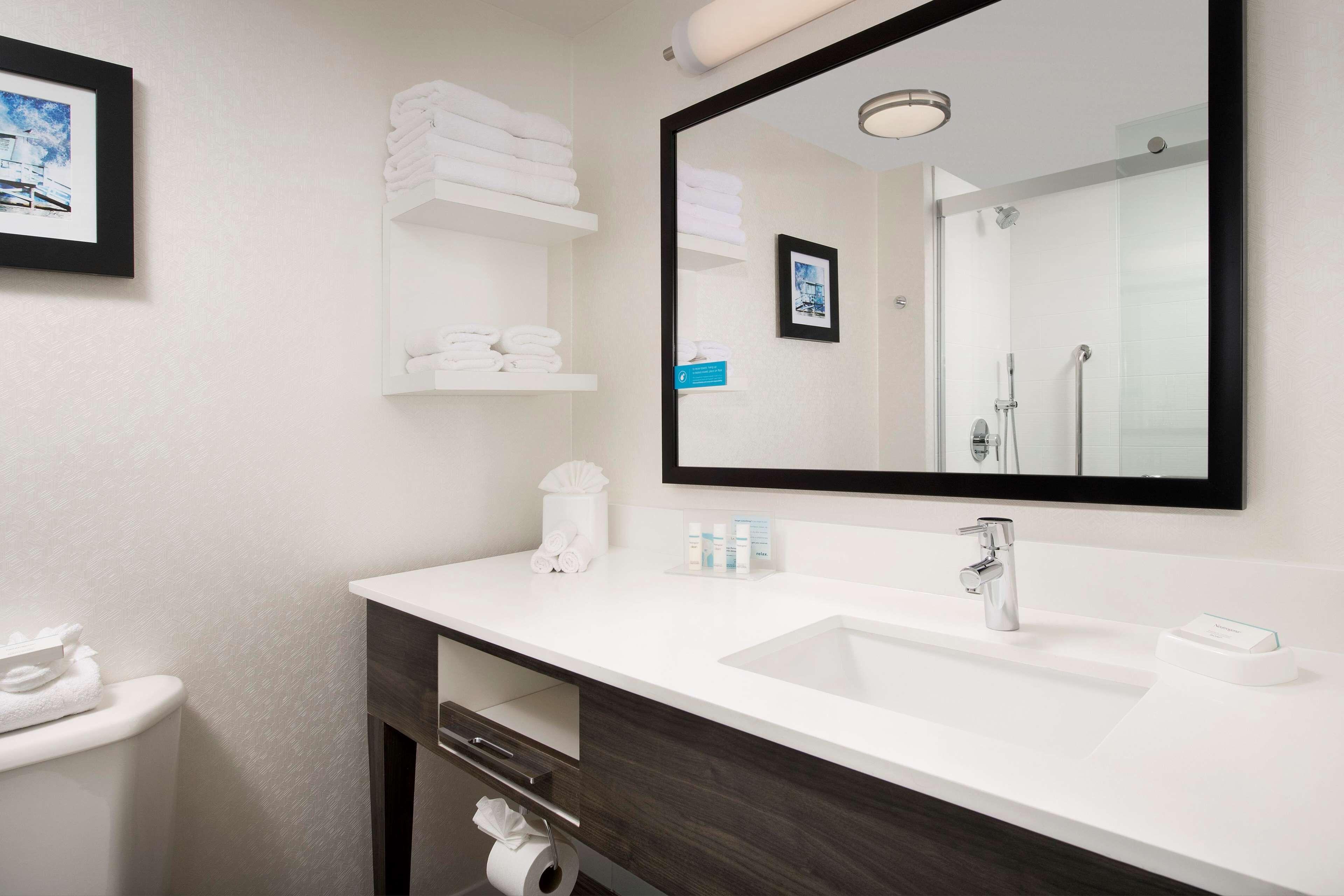 Hampton & Anaheim Hotel 3*