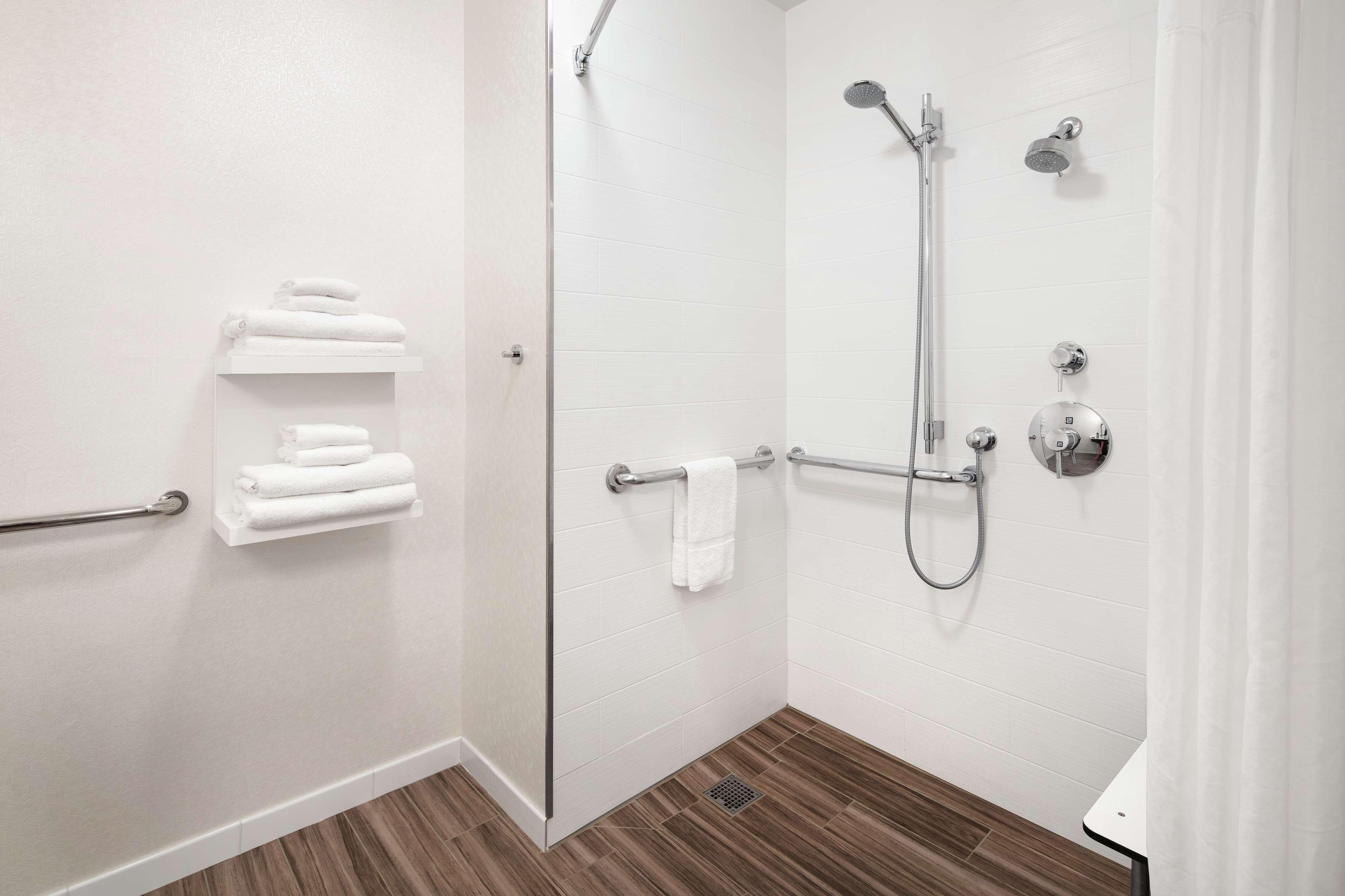 Hotel Hampton & Anaheim Garden Grove