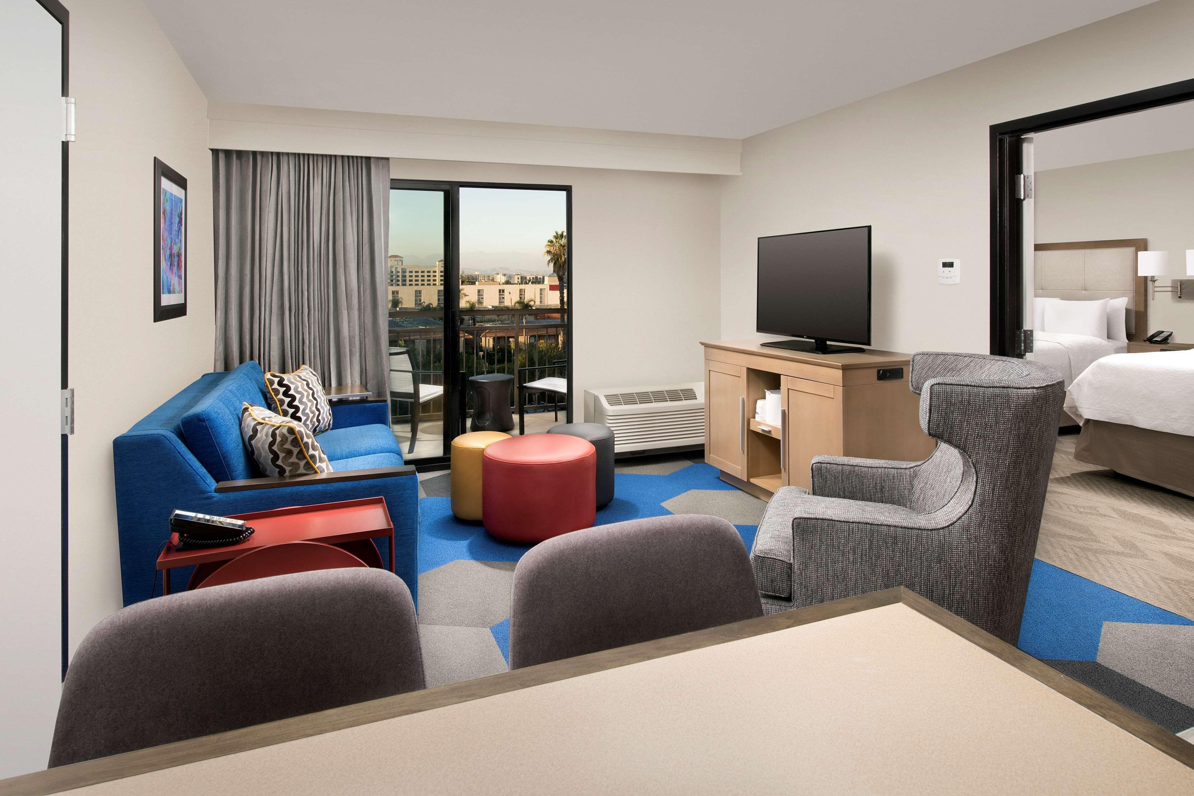 Hampton & Anaheim Hotel