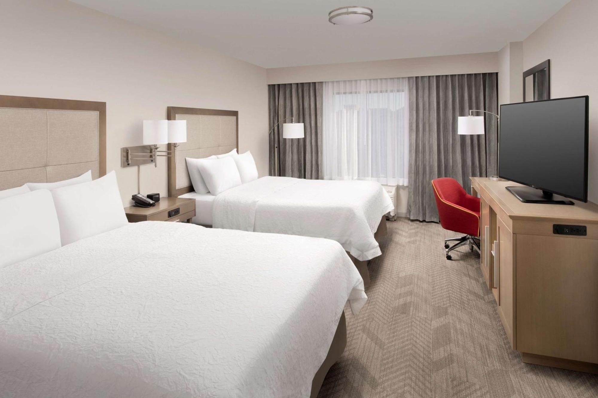 Hampton & Anaheim Hotel