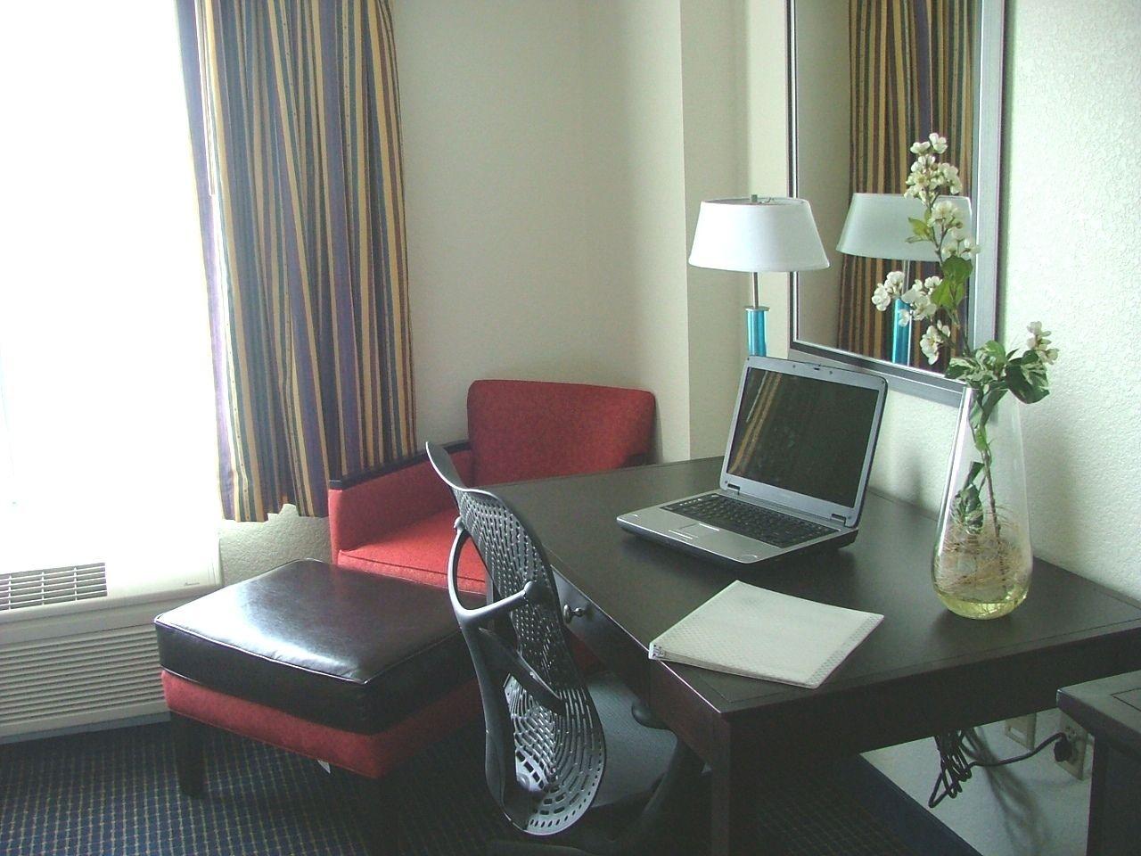 Hampton & Anaheim Hotel 3*