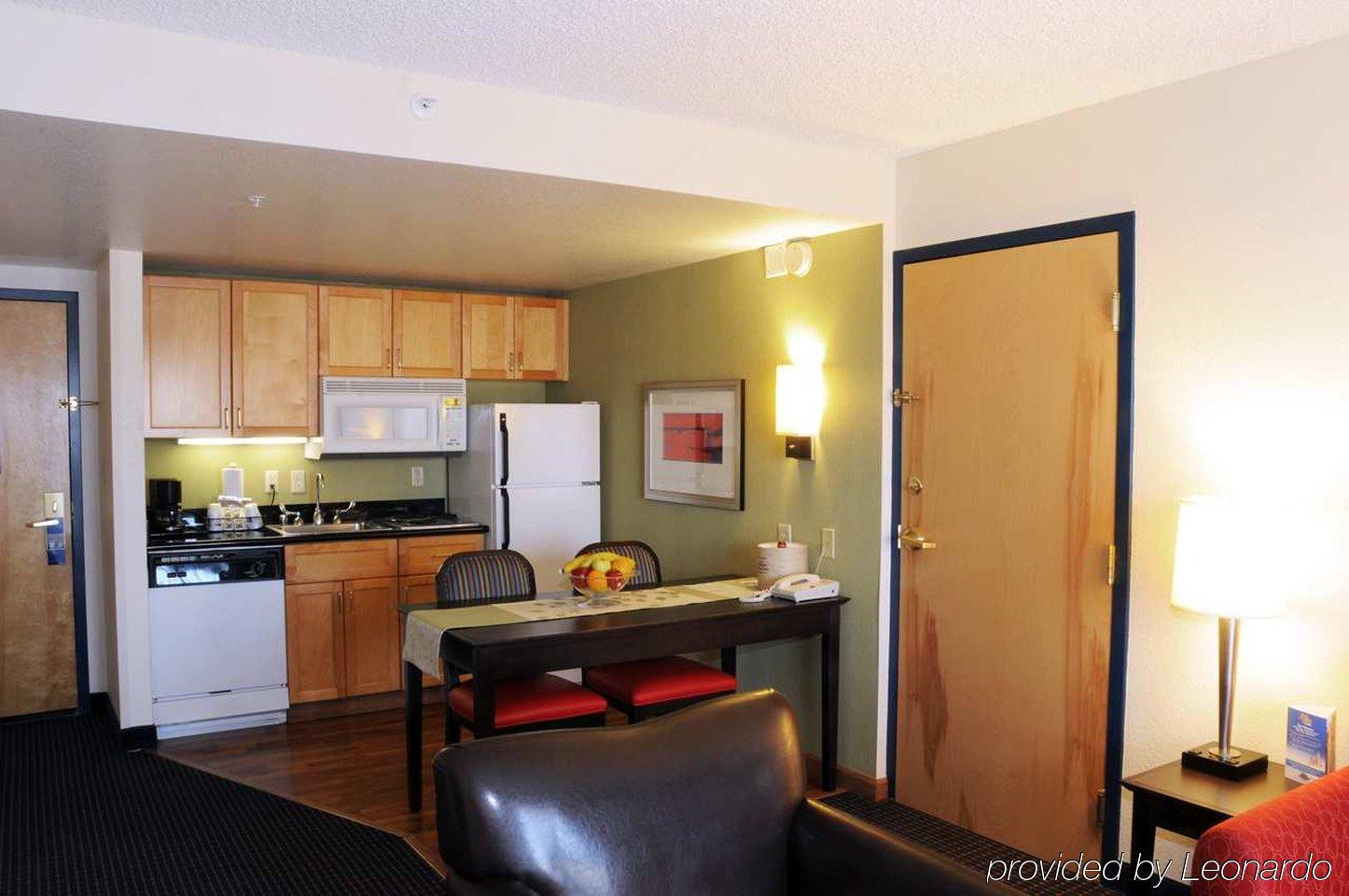 Hampton & Anaheim Hotel