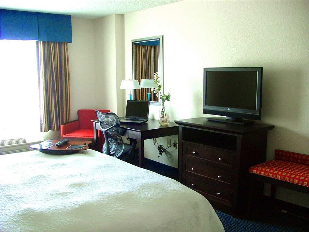 Hampton & Anaheim Hotel
