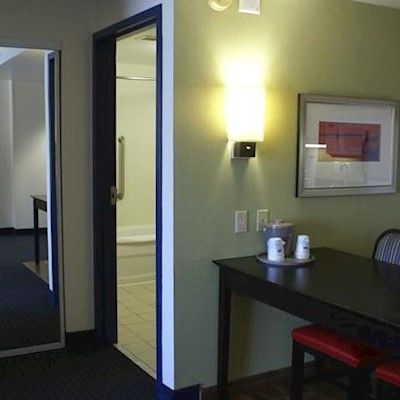 Hampton & Anaheim Hotel
