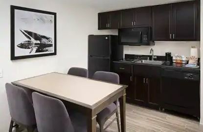 Hampton & Anaheim Hotel